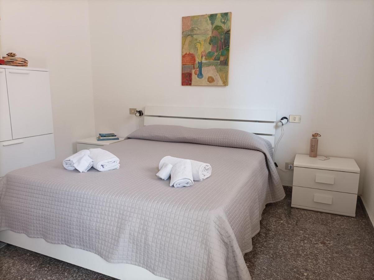 Casa Rosa I.U.N Q9637 Apartman Buggerru Kültér fotó