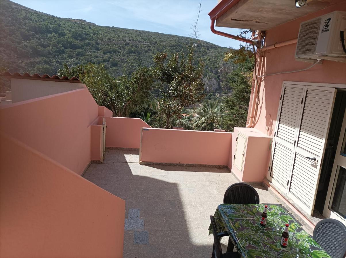 Casa Rosa I.U.N Q9637 Apartman Buggerru Kültér fotó