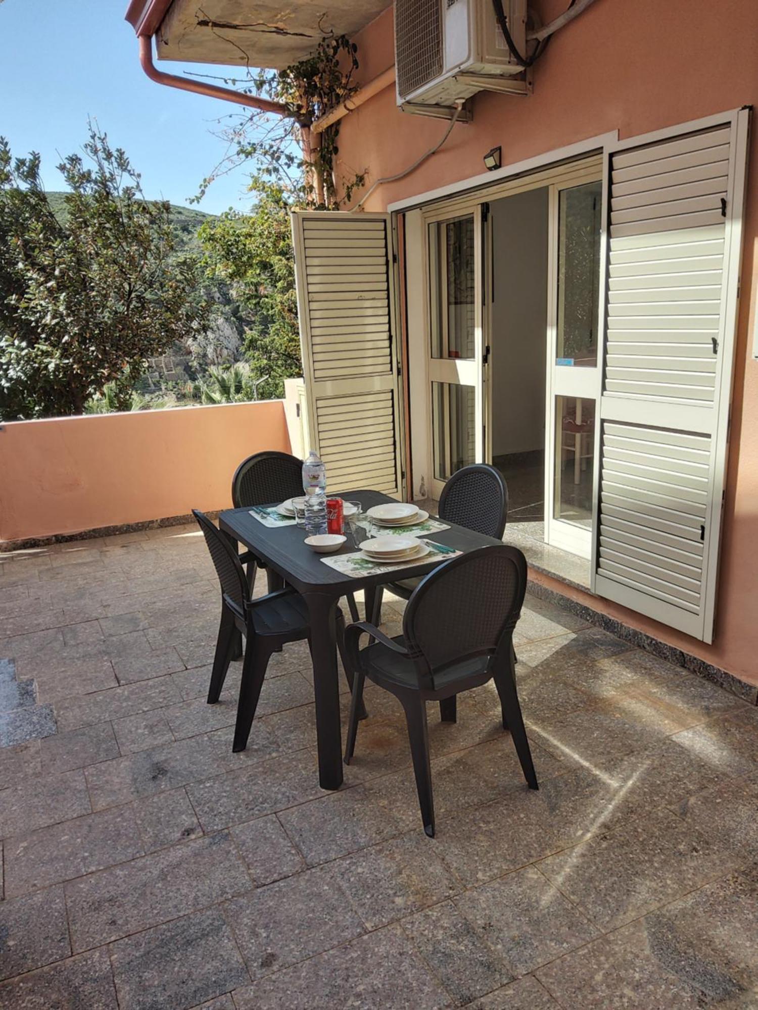 Casa Rosa I.U.N Q9637 Apartman Buggerru Kültér fotó
